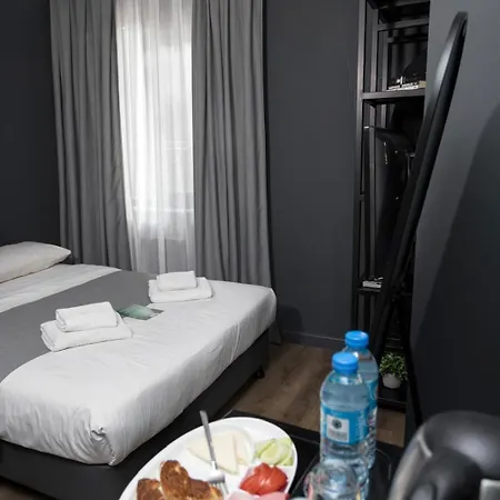 Hotel Arkem Deluxe 2*