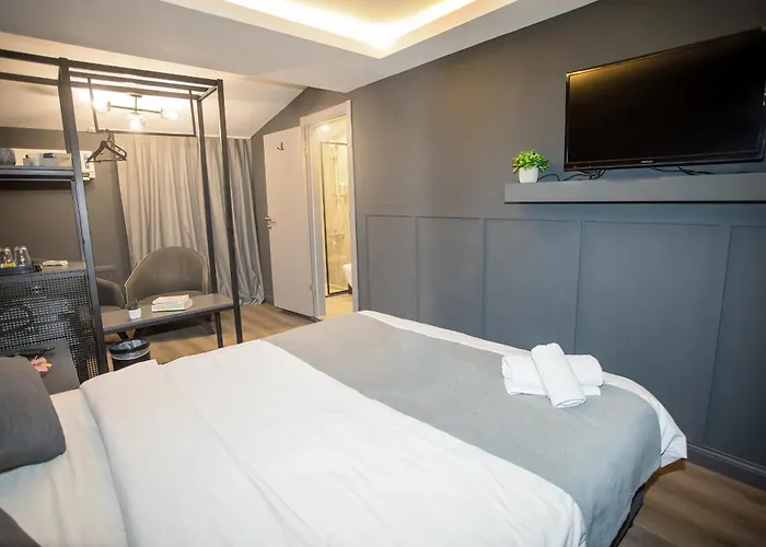 Arkem Deluxe Hotel 2*