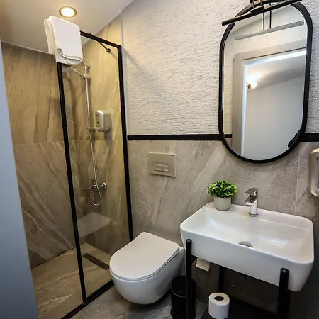 Ξενοδοχείο Arkem Deluxe 2*